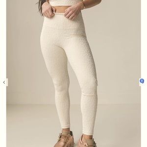 NWT Mono B Textured CREAM Tactel Leopard Print High Waisted Leggings